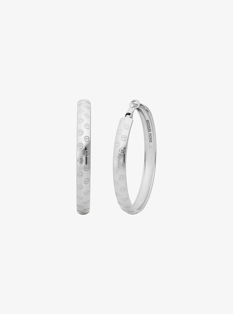 Boucles d&rsquo;oreilles &agrave; logo grav&eacute; in ARGENT | Michael Kors