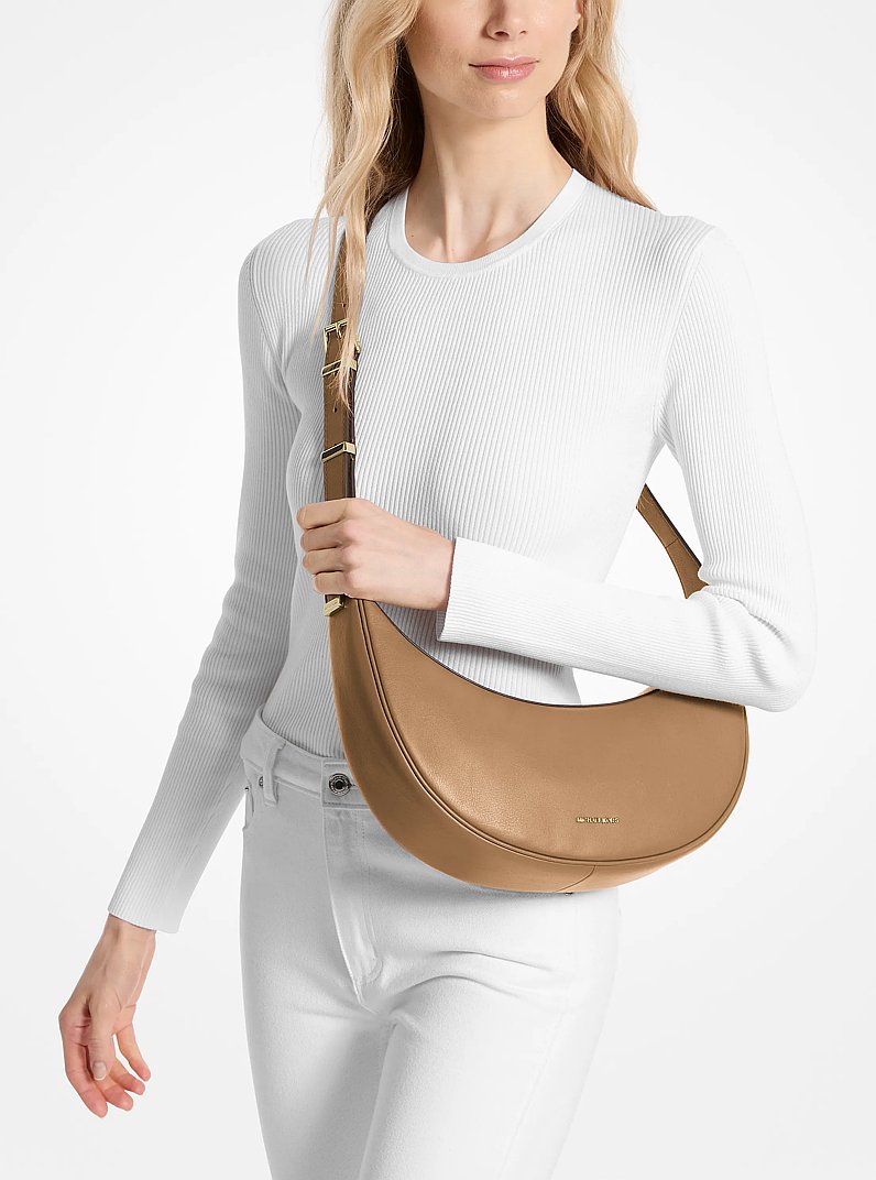 Umh&auml;ngetasche Avra Medium aus Leder in HUSK | Michael Kors