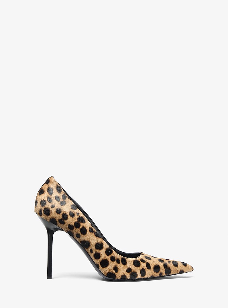 Zapato de sal&oacute;n Winona de pelo de becerro con estampado de guepardo in CAPPUCCINO | Michael Kors