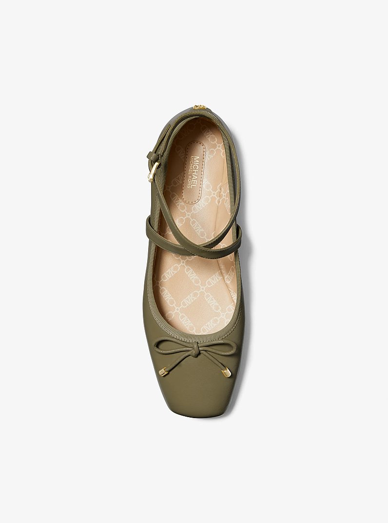 Chausson de ballet Collette en cuir in VERT SAFARI | Michael Kors