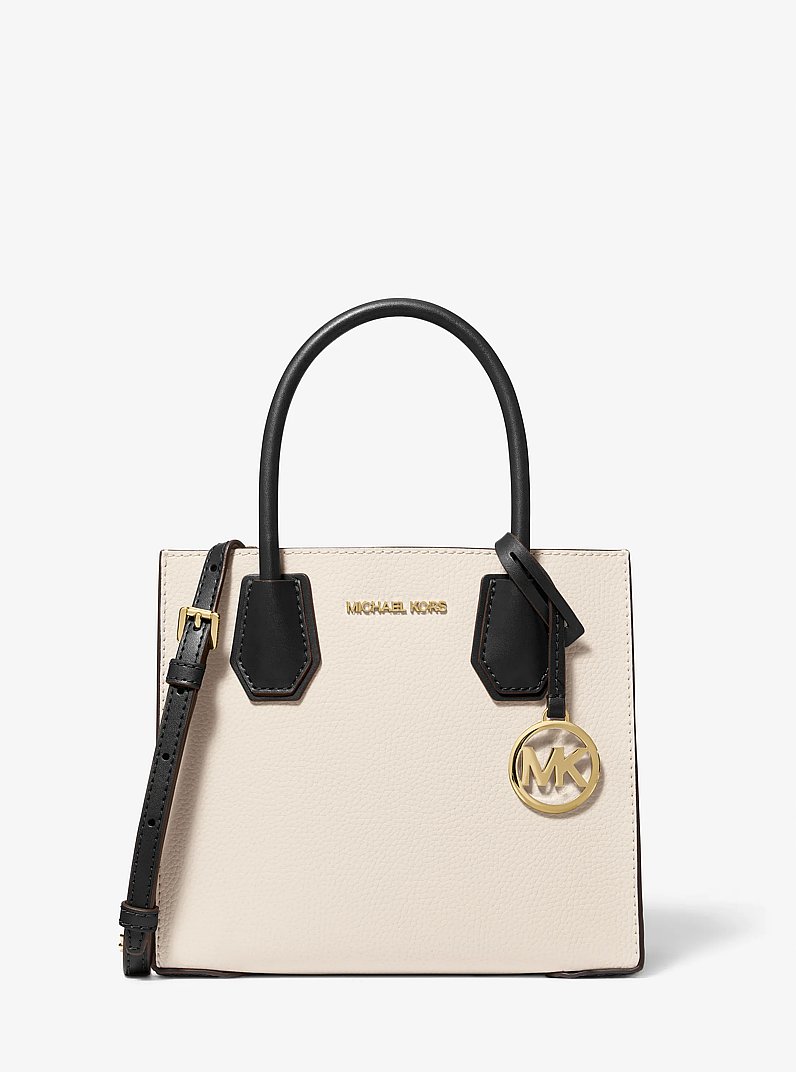 Bolso bandolera Mercer mediano de piel granulada en dos tonos in CREMA CLARO | Michael Kors