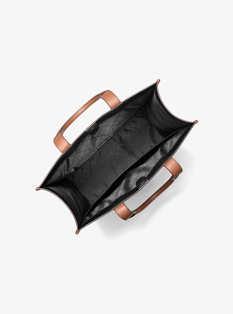 Sac fourre-tout Cooper en cuir grain&eacute; avec logo gaufr&eacute; in LUGGAGE | Michael Kors