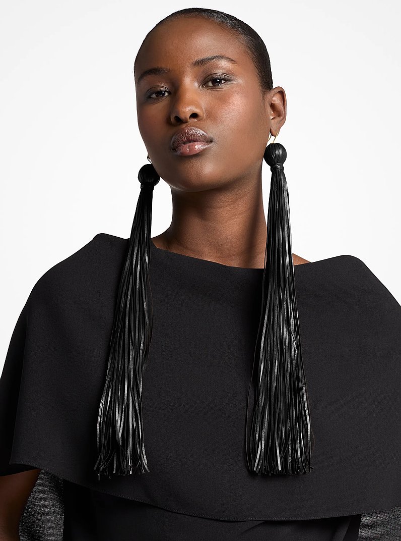 Aretes de borlas de piel in NEGRO | Michael Kors