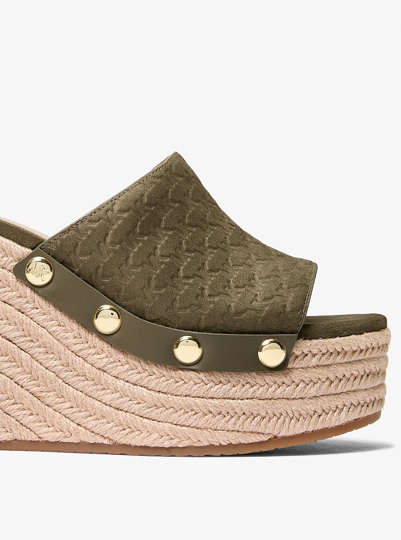 Sandale &agrave; talon compens&eacute; Micah en microsu&egrave;de de polyester &agrave; logo grav&eacute; in VERT OLIVE | Michael Kors