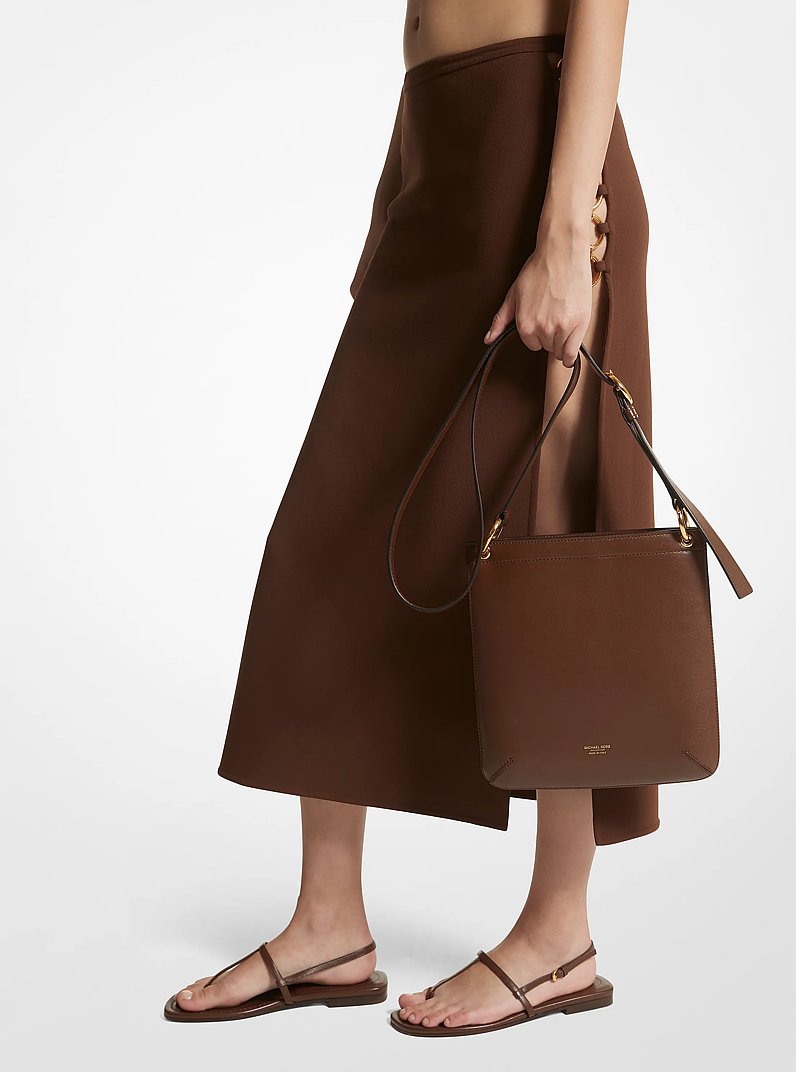 Petite besace Tate en cuir in NOIX DE MUSCADE | Michael Kors
