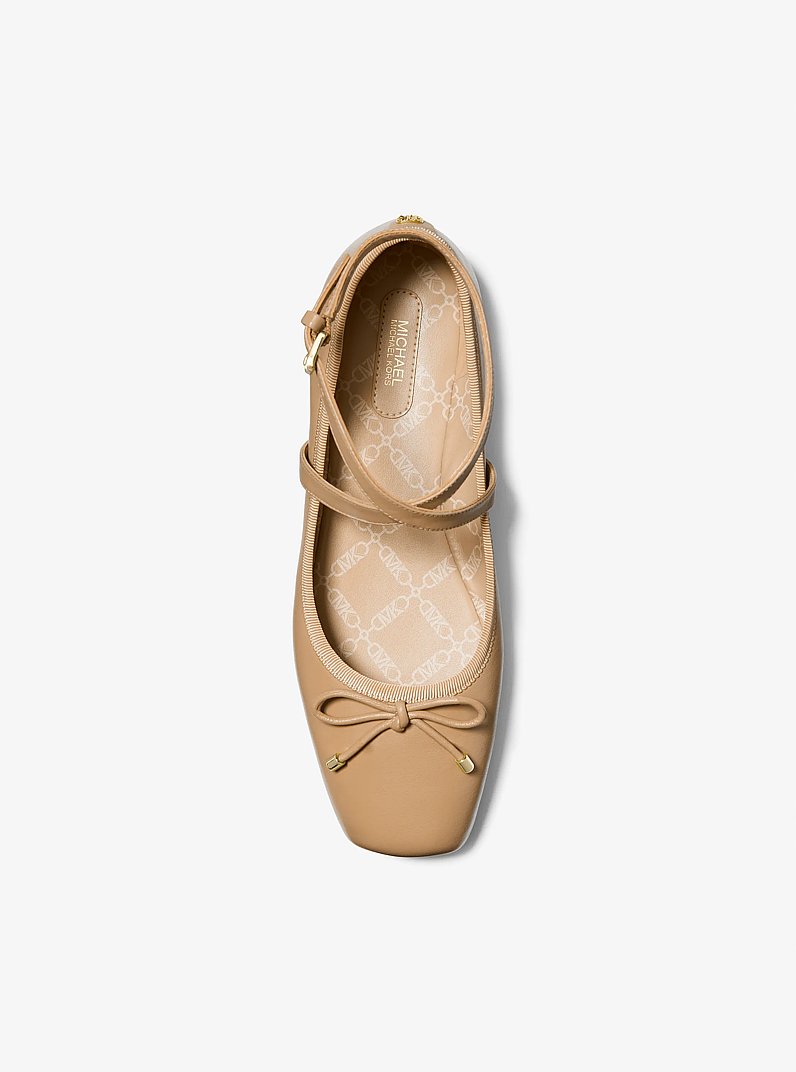 Bailarina plana de piel Collette in CAMEL | Michael Kors
