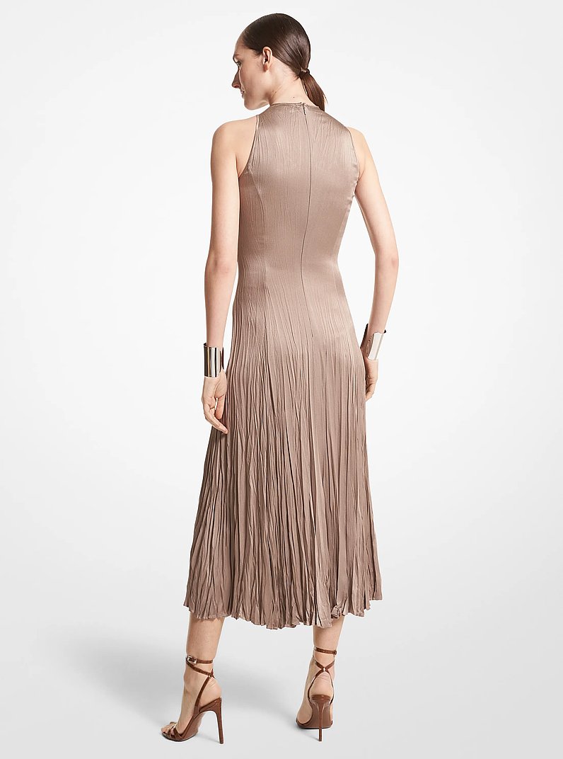 Vestido plisado en charmeuse texturizada