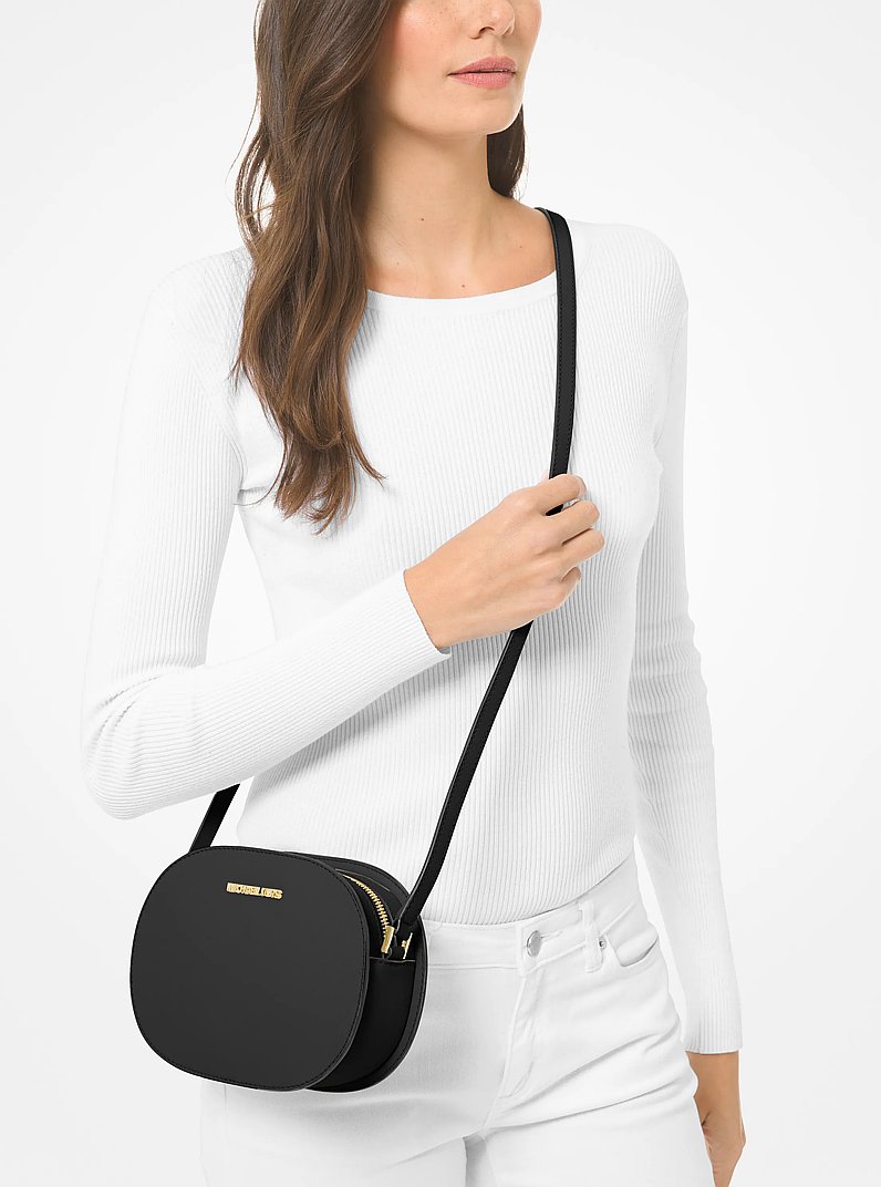 Bandolera Jet Set Travel mediana de piel saffiano in NEGRO | Michael Kors