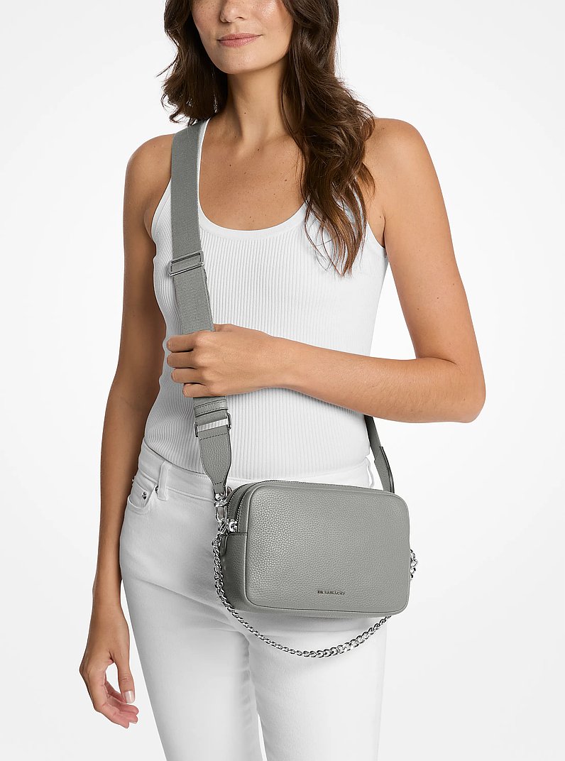 Camera bag a tracolla Bryant media in pelle martellata in GRIGIO MINERALE | Michael Kors