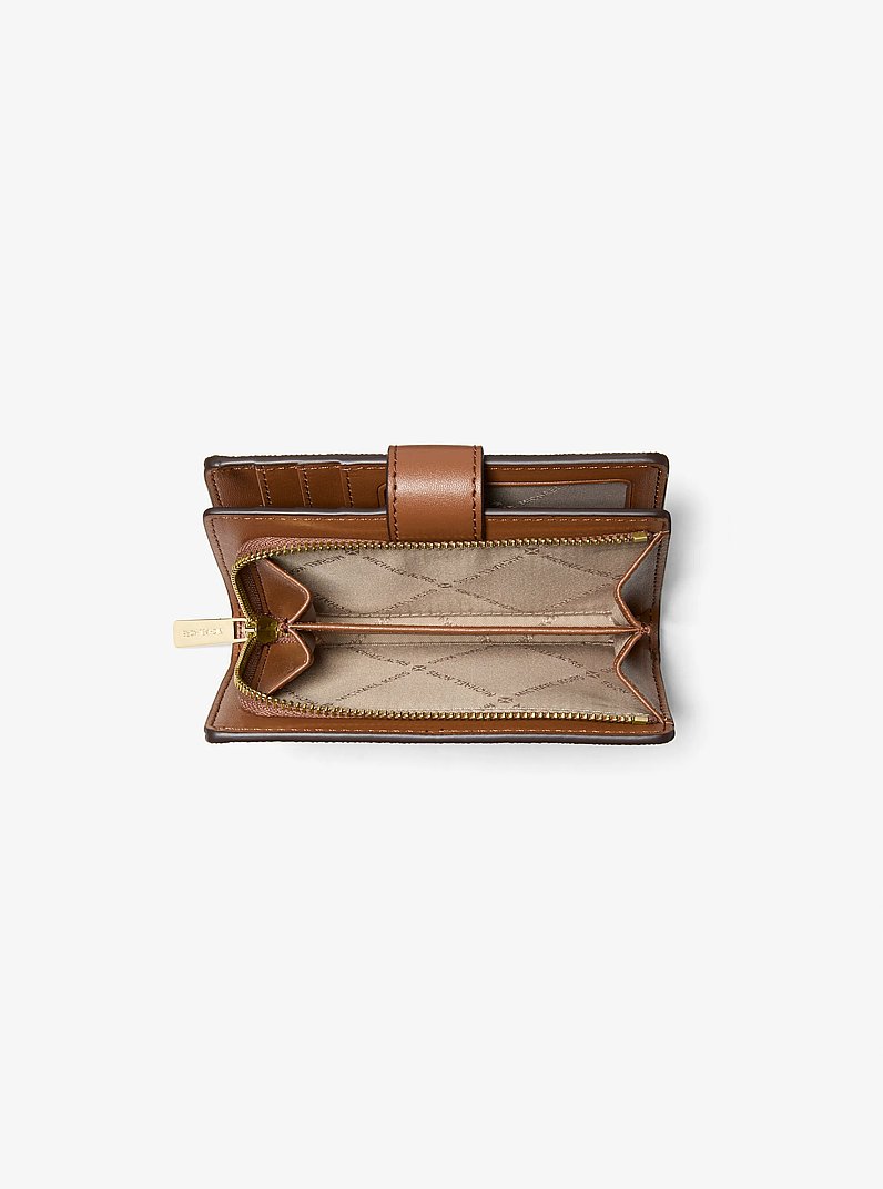 【姫路東店】 中古 Michael Kors | マイケルコース 二つ折り財布 Jet Set Medium Two-Tone Logo Wallet 35F4GTVF6B 【124】 Jet Set Medium Two-Tone Logo Wallet in BROWN MULTI - Sale