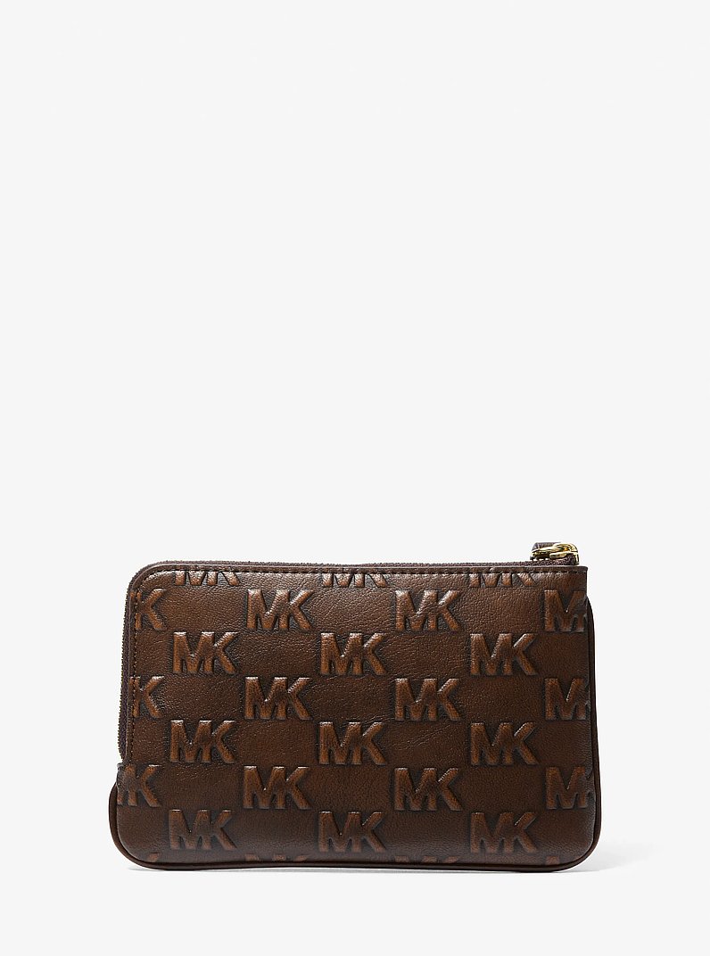 Petite pochette-bracelet Jet Set Travel brunie &agrave; logo gaufr&eacute; in CHOCOLAT | Michael Kors