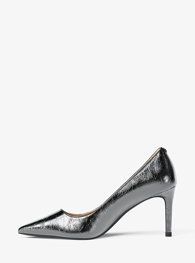 Zapato de sal&oacute;n Alina de piel cuarteada metalizada flexible in PLOMIZO | Michael Kors