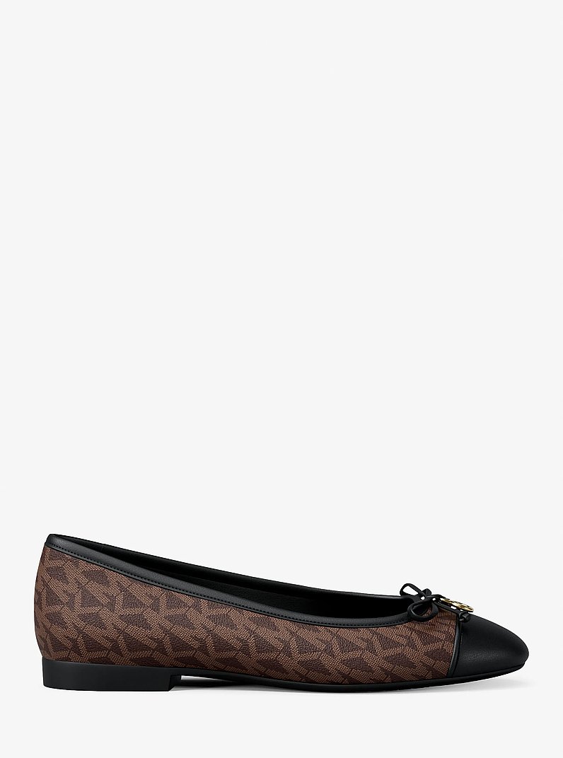 Ballerine Piper Flex &agrave; logo Signature in MARRON | Michael Kors