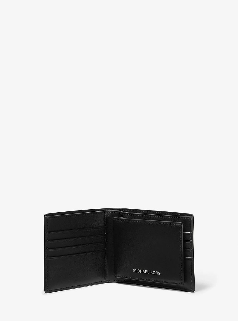 Portafoglio a libro Varick in pelle con portadocumenti in NERO | Michael Kors