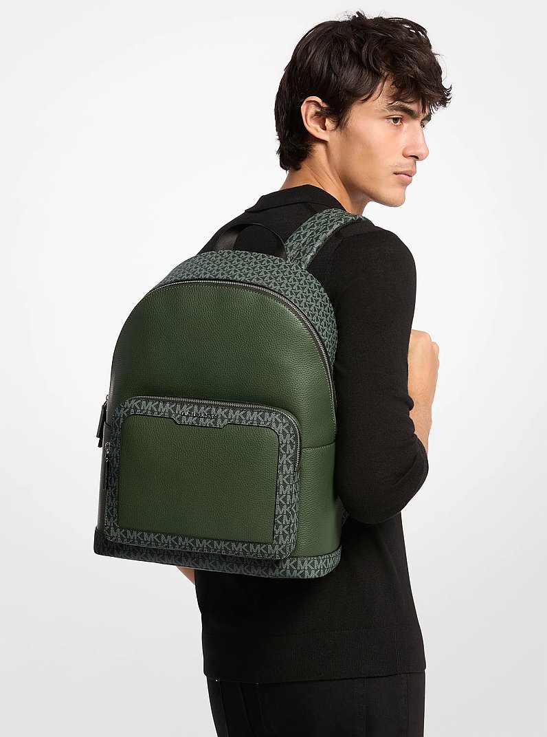 Mochila Cooper mediana de piel granulada y logotipo exclusivo para trayectos diarios in MUSGO | Michael Kors