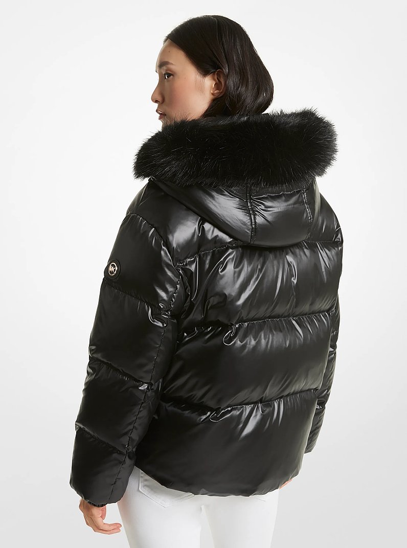 Chaqueta acolchada con ribete de piel sint&eacute;tica in NEGRO | Michael Kors