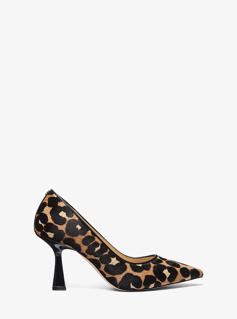 Sapato pump em pelo de bezerro com estampado de leopardo Clara