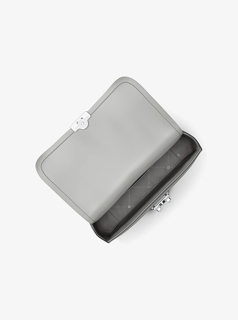 Schultertasche Tribeca Large aus gekrispeltem Leder in STEINGRAU | Michael Kors