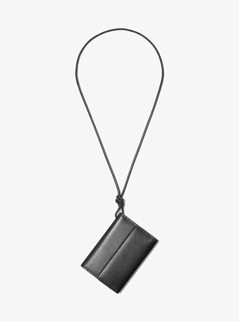 Leather Card Holder Necklace in NEGRO | Michael Kors