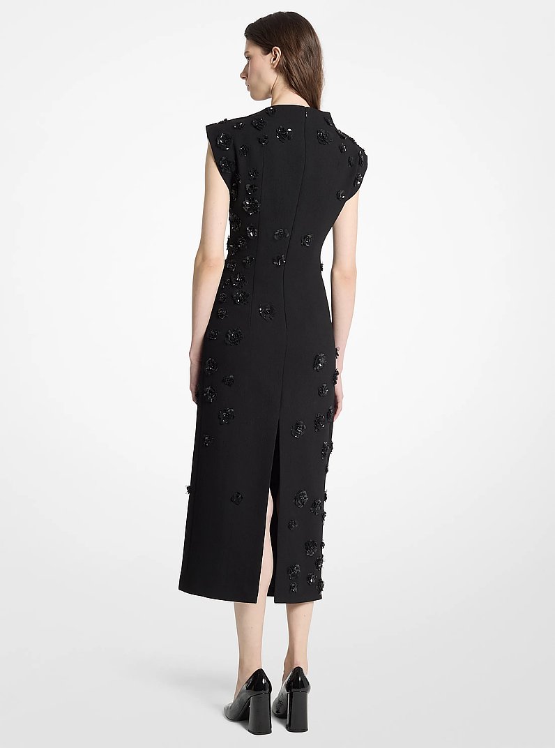Vestido tubo de crep&eacute; boucl&eacute; el&aacute;stico con estampado floral bordado a mano in NEGRO | Michael Kors