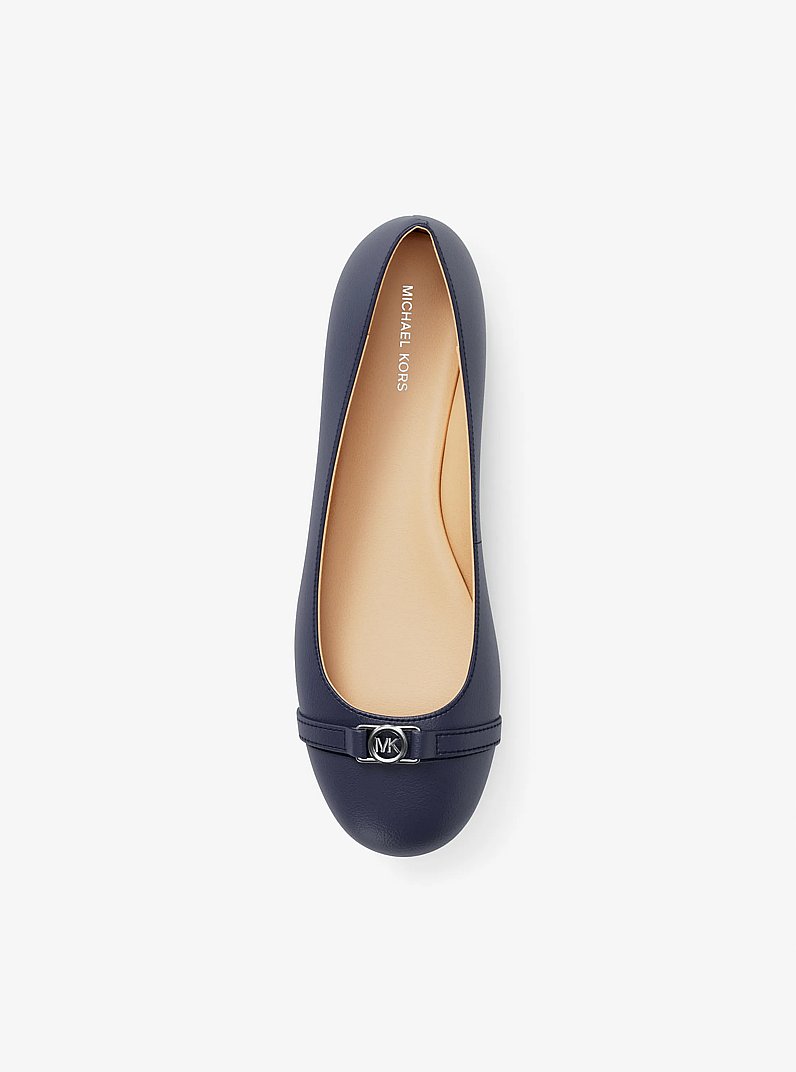 Bailarina plana Mandy de piel in VESTIDO AZUL | Michael Kors