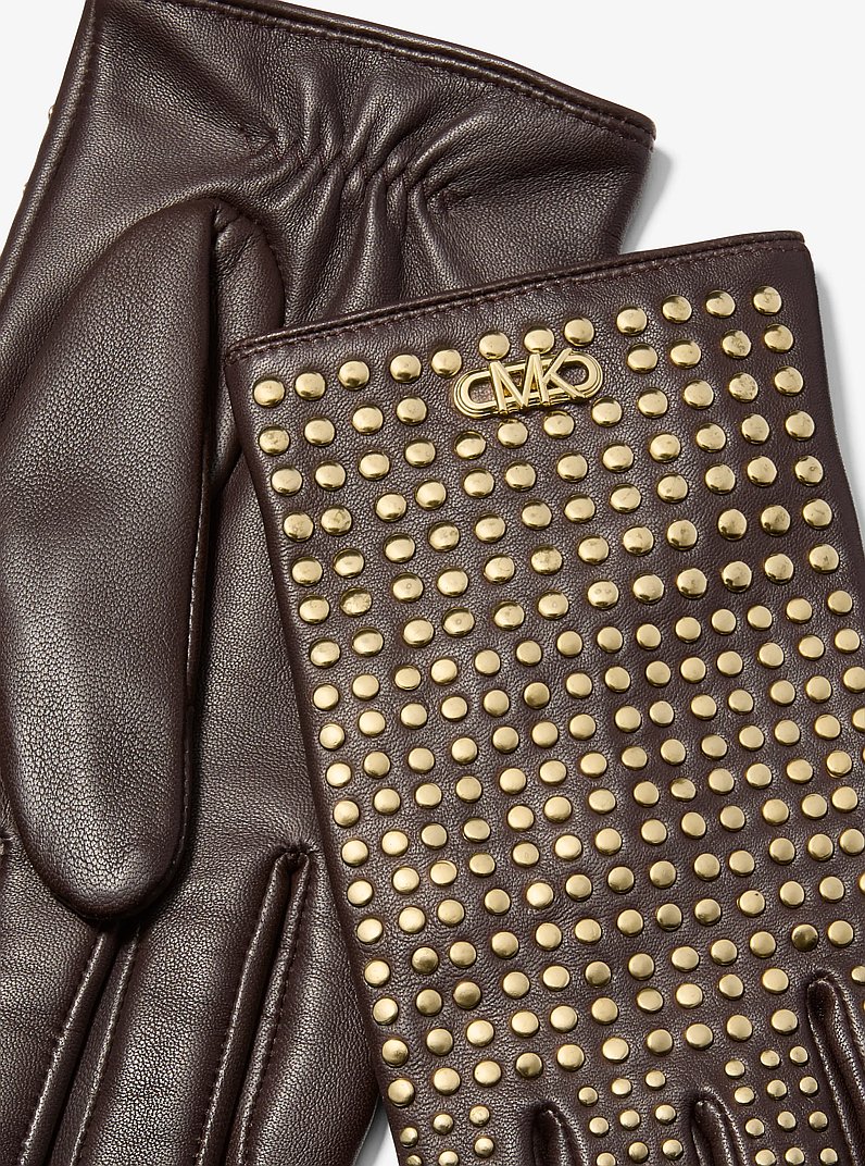 Gants en cuir clout&eacute; in CHOCOLAT | Michael Kors