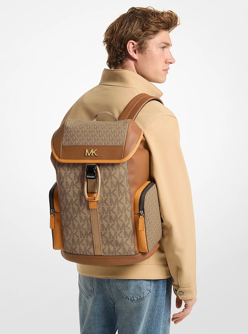 Sac &agrave; dos Cooper urbain de taille moyenne &agrave; logo Signature in CHAMEAU/ROUGE-ORANGE MULTI | Michael Kors