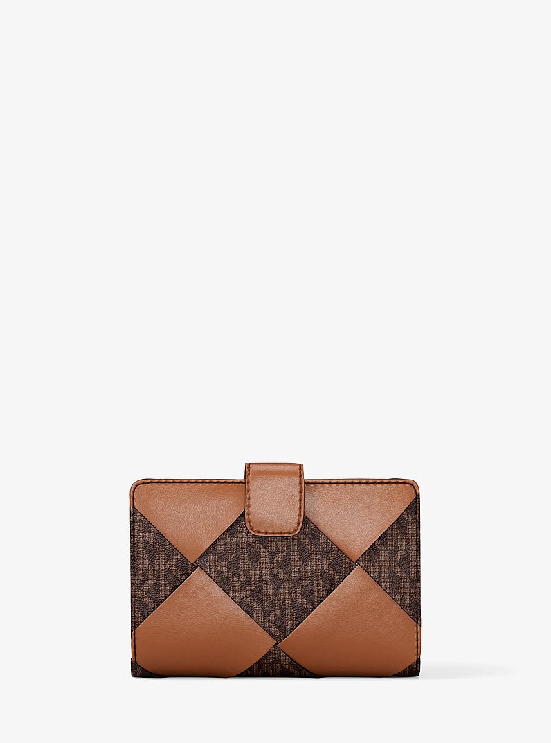 Gewebte Brieftasche Jet Set Travel Medium mit Signature-Logomuster in LUGGAGE | Michael Kors