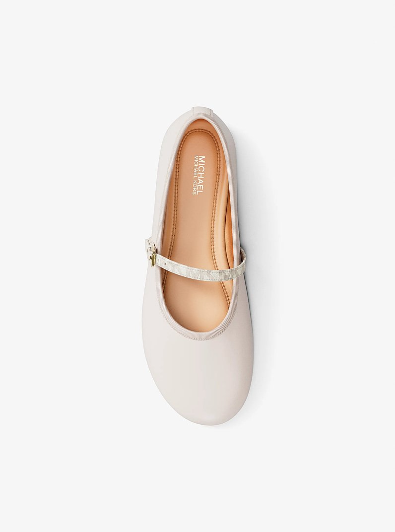 Chausson de ballet Phoebe avec bande &agrave; logo Signature in CR&Egrave;ME L&Eacute;GER | Michael Kors