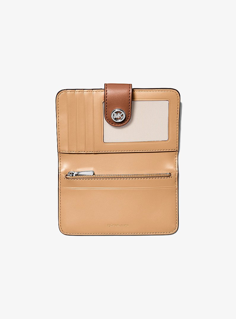 Mittelgro&szlig;e Brieftasche aus gekrispeltem Leder mit MK&nbsp;Pop-Detail in ERDNUSS MULTI | Michael Kors