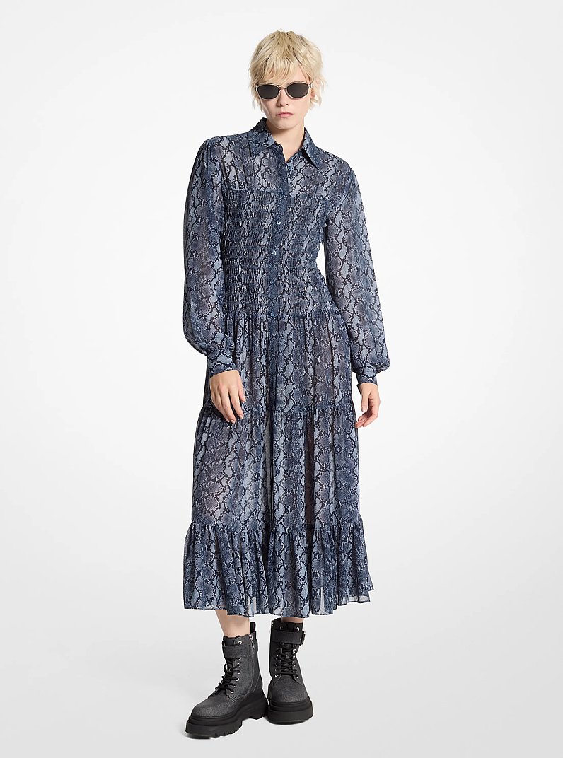 Gesmoktes Hemdkleid aus Georgette mit Schlangenmuster in ADMIRAL | Michael Kors