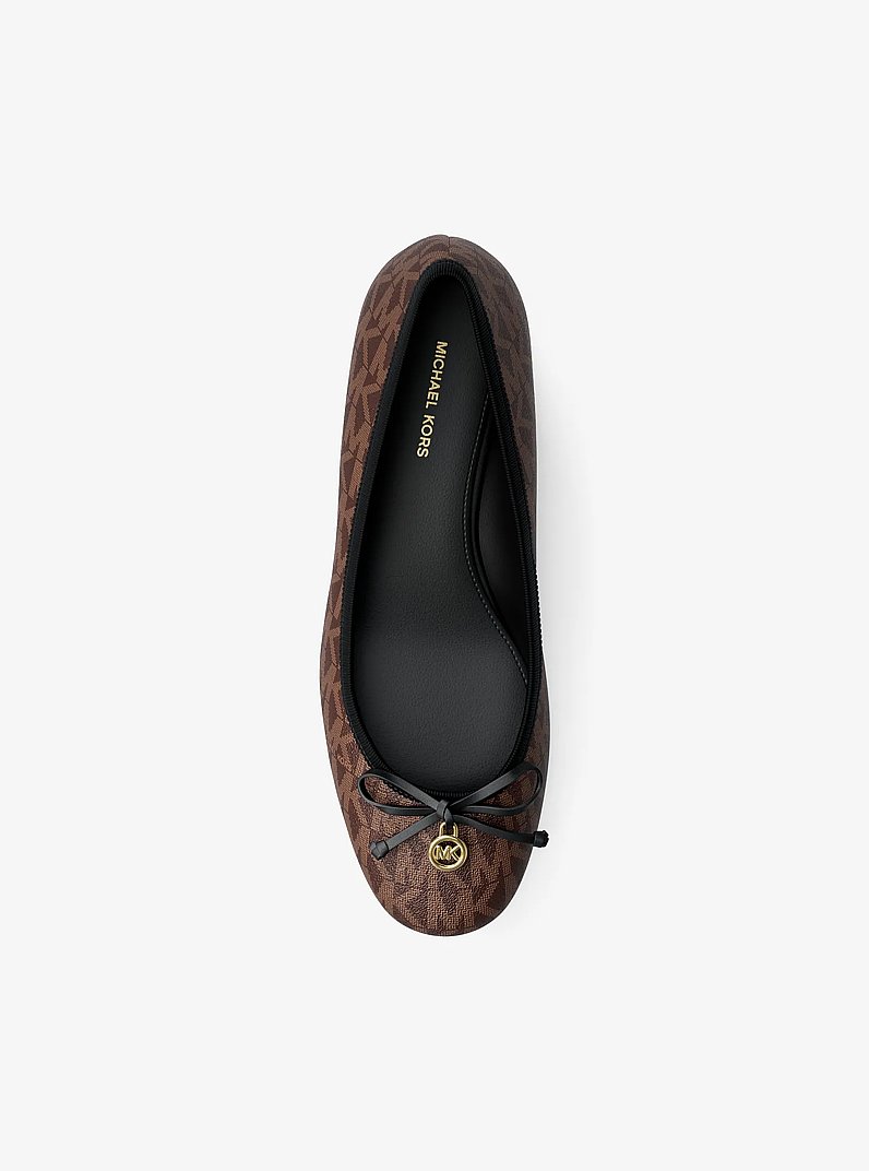 D&eacute;collet&eacute; Piper Flex con stampa logo e tacco a blocco in MARRONE | Michael Kors