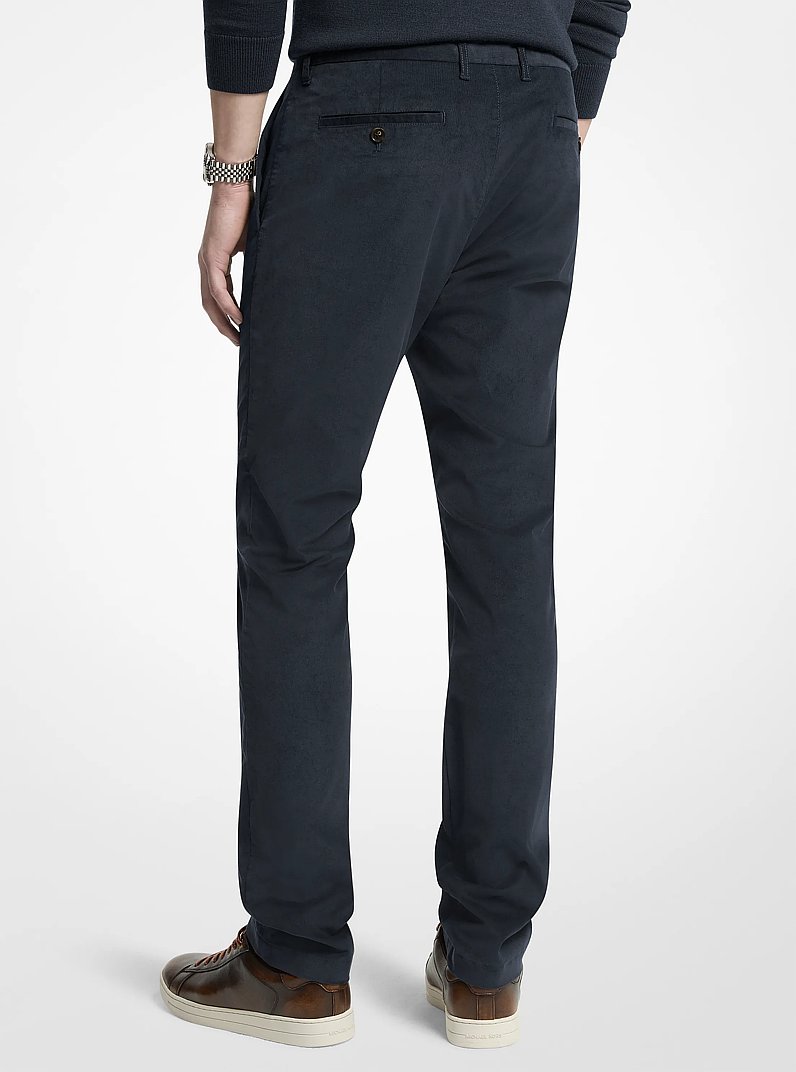 Pantalon en velours c&ocirc;tel&eacute; ajust&eacute; en m&eacute;lange de coton in MINUIT | Michael Kors
