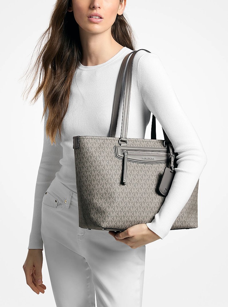 Sac fourre-tout Jet Set Travel de taille moyenne &agrave; logo Signature in GRIS PIERRE | Michael Kors