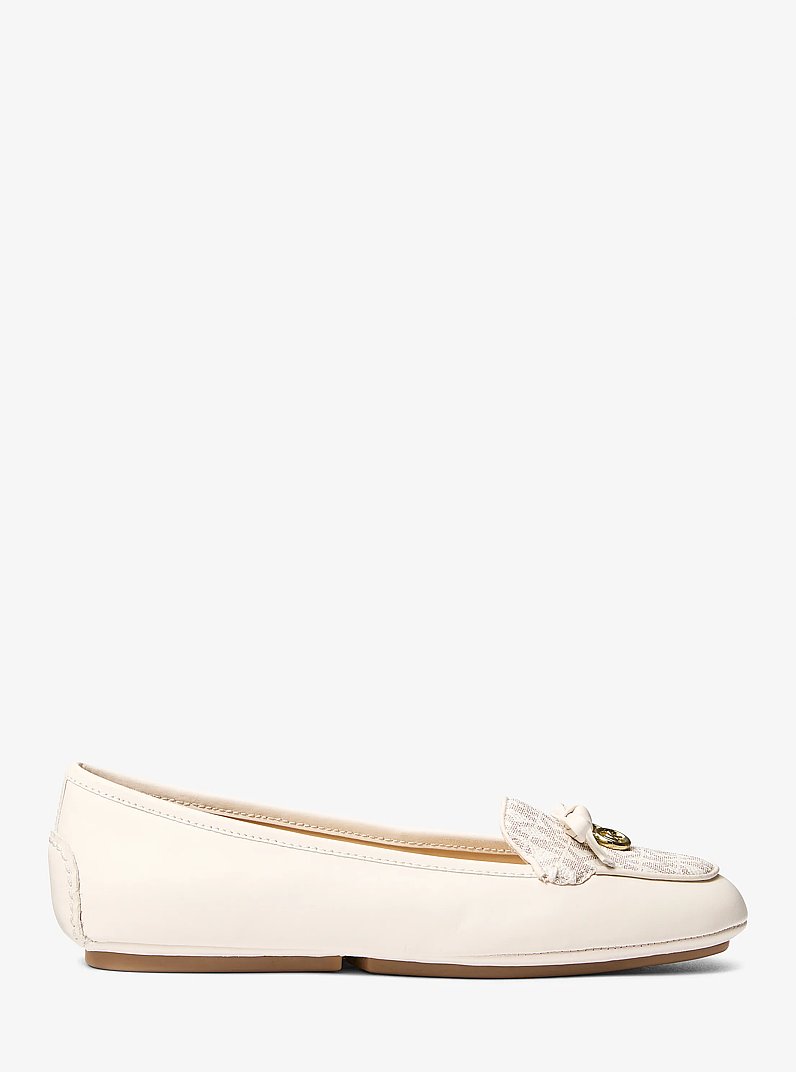 Mocassin Wendy en cuir &agrave; logo Signature in CR&Egrave;ME CLAIRE | Michael Kors