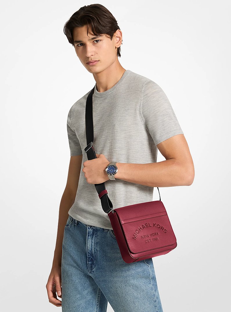 Bolso cruzado Cooper de piel granulada in GRANATE | Michael Kors