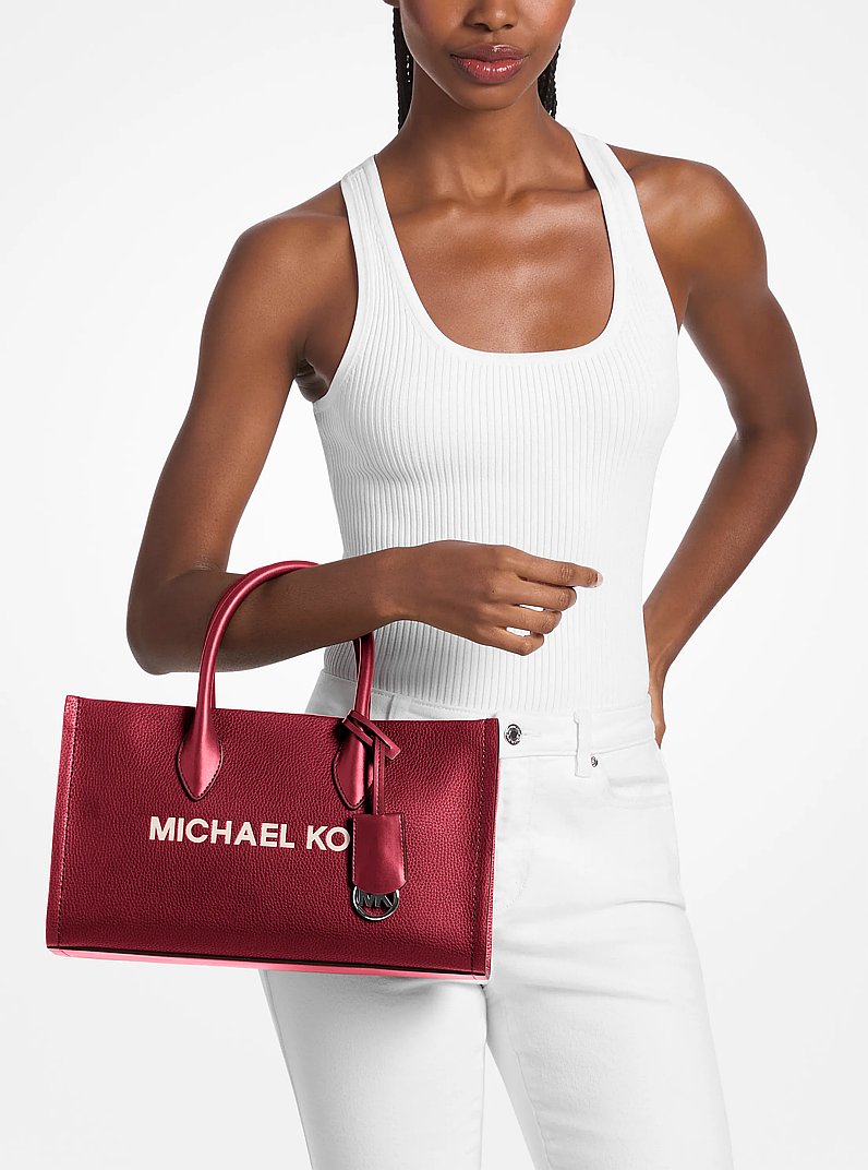 Bolso satchel Mirella mediano de piel granulada in GRANATE | Michael Kors