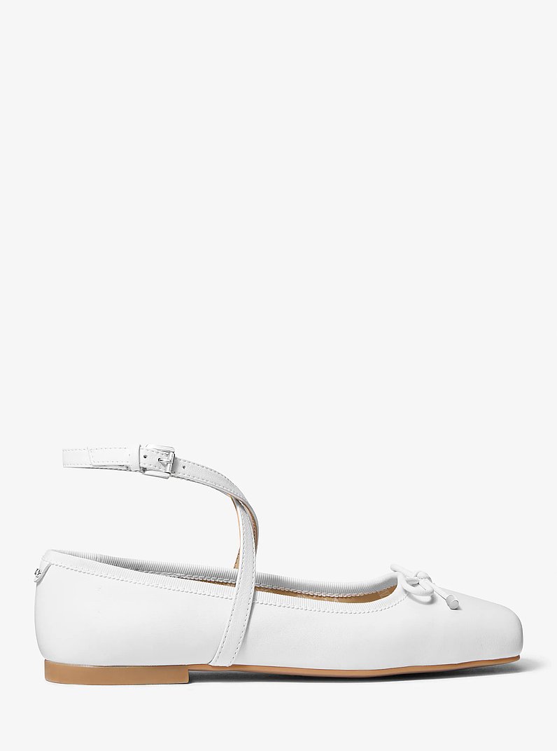 Chausson de ballet Collette en cuir in BLANC OPTIQUE | Michael Kors