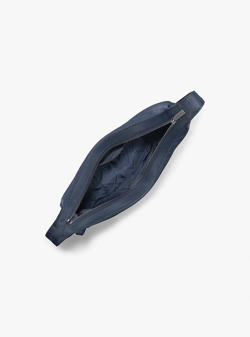 Umh&auml;ngetasche Avra Medium aus Nylon in NAVYBLAU | Michael Kors