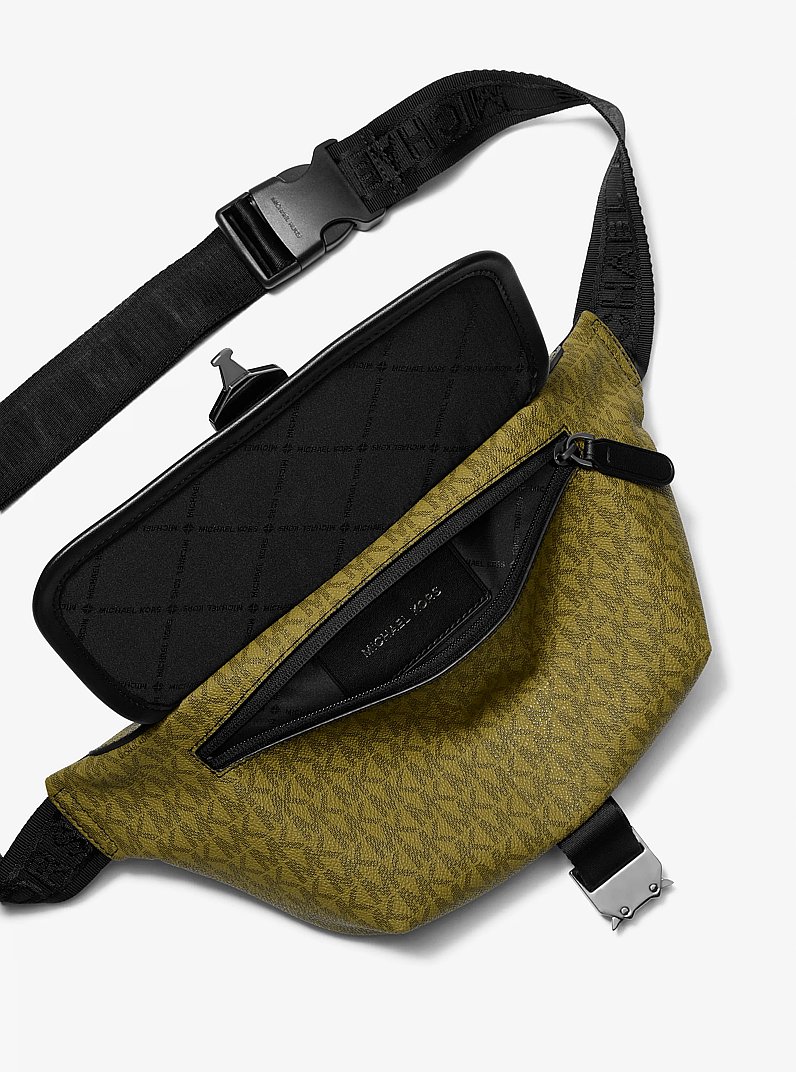 Sling-Tasche Hudson mit Signature-Logomuster in PISTAZIE | Michael Kors