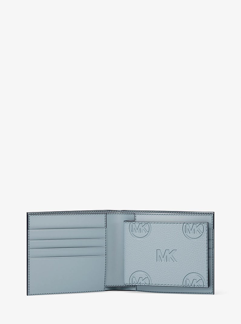 Porte-billets Cooper &agrave; logo grav&eacute; avec rabat in OC&Eacute;AN P&Acirc;LE | Michael Kors