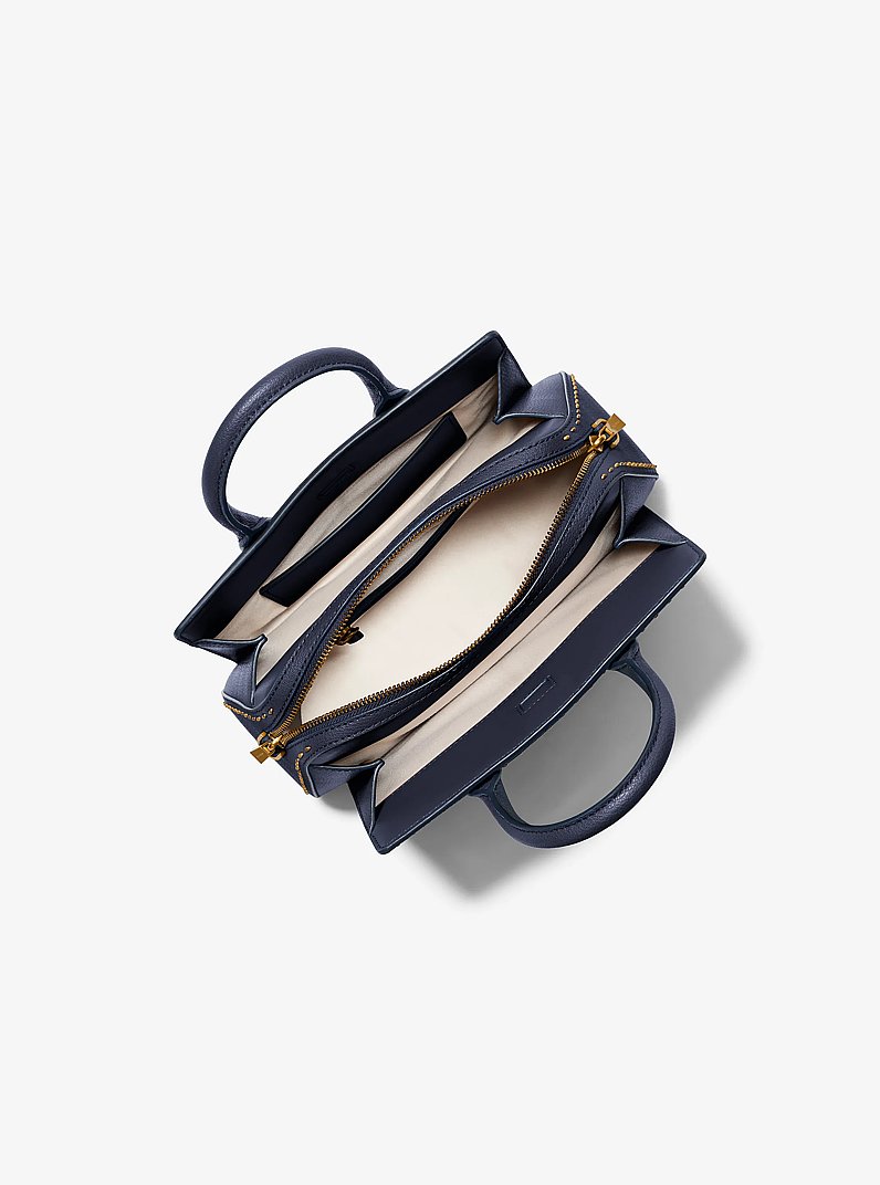 Petit sac Laila en cuir clout&eacute; in ROBE BLEU BLEU CLAIR | Michael Kors