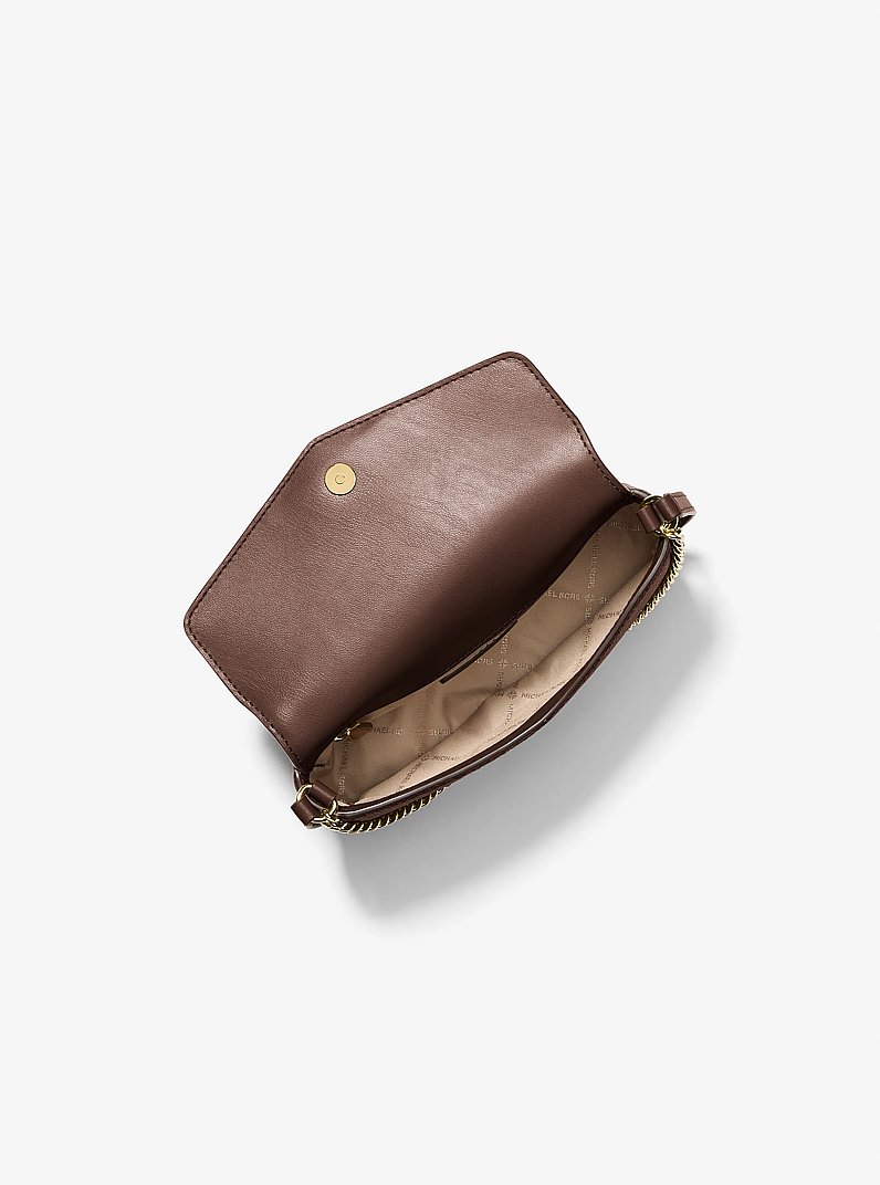 Bandolera Kacey extrapeque&ntilde;a de piel granulada in NUEZ MOSCADA | Michael Kors