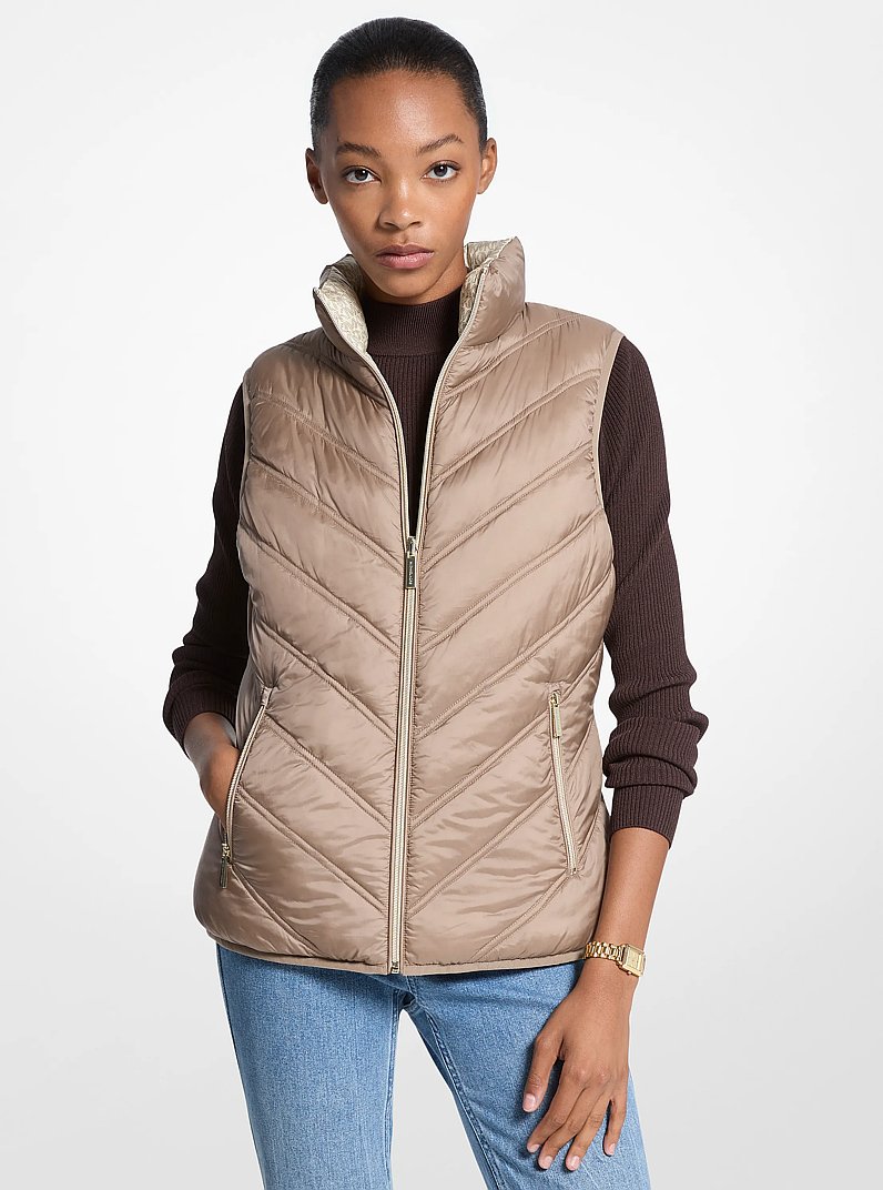 Chevron Quilted Logo Print and Nylon Packable Vest in TAUPE/BONE LOGO | Michael Kors