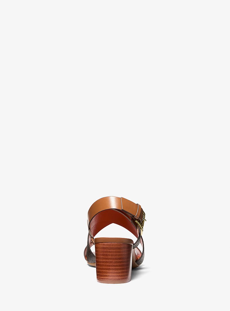 Sandalo Vera Flex con stampa logo in MARRONE | Michael Kors