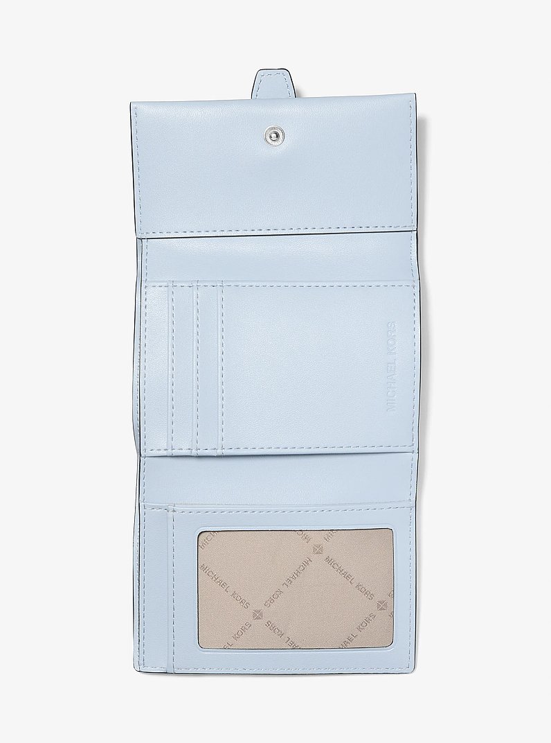 Portefeuille &agrave; trois volets Greenwich de taille moyenne ombr&eacute; &agrave; logo Signature in OC&Eacute;AN P&Acirc;LE | Michael Kors