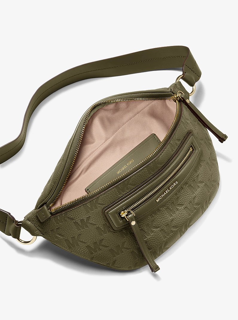 Sac &agrave; une bretelle Jet Set Travel de taille moyenne en cuir gaufr&eacute; &agrave; logo