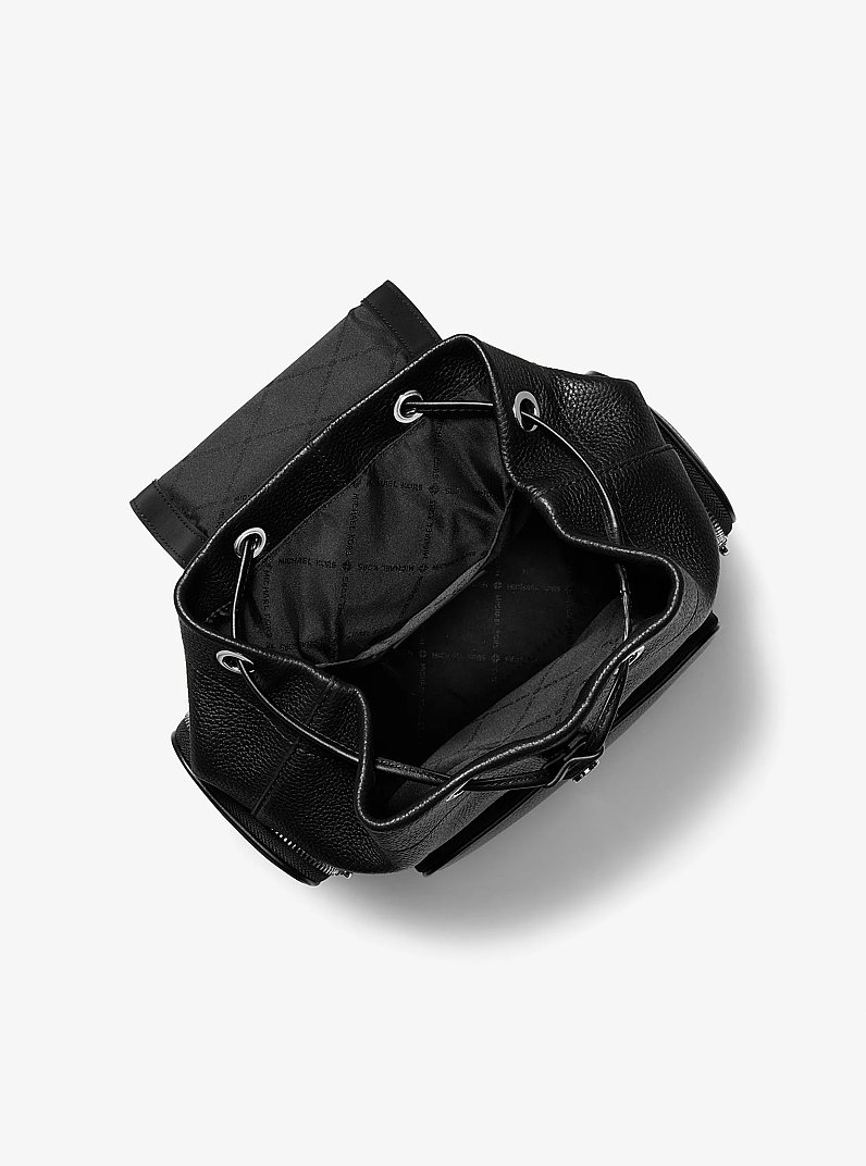 Petit sac &agrave; dos cargo Merritt en cuir grain&eacute; in NOIR | Michael Kors