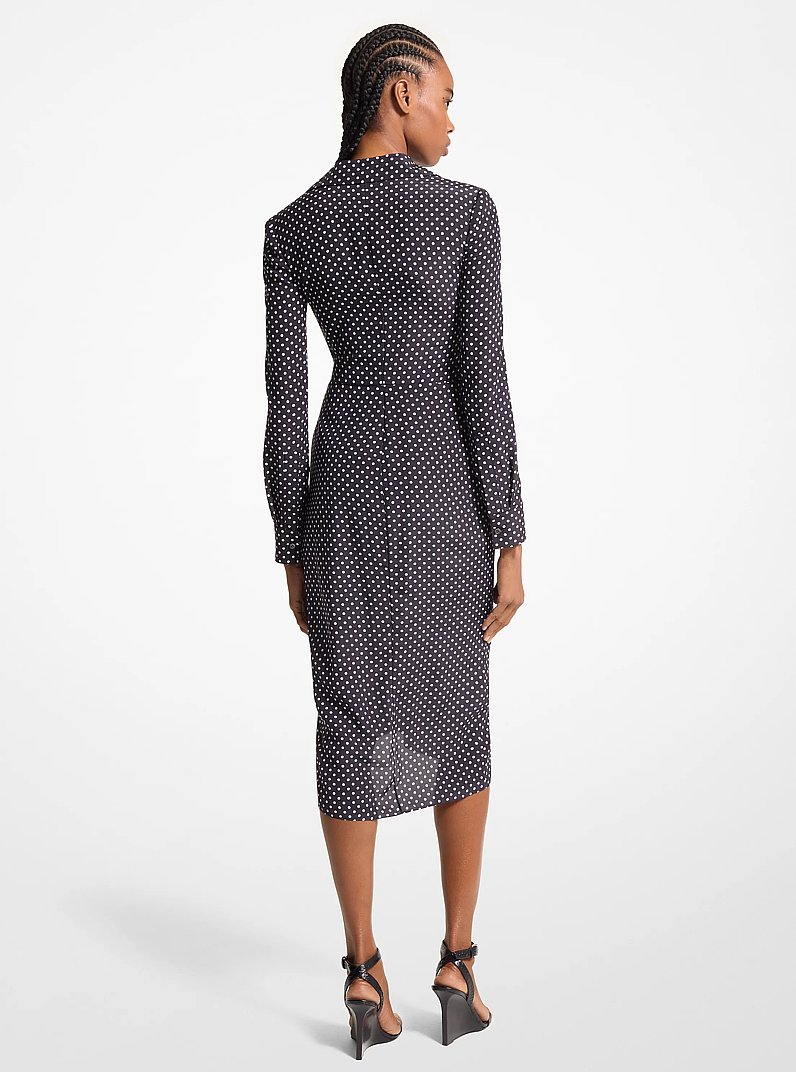 Robe chemise fronc&eacute;e &agrave; pois en cr&ecirc;pe de Chine de soie biologique in NOIR/BLANC | Michael Kors