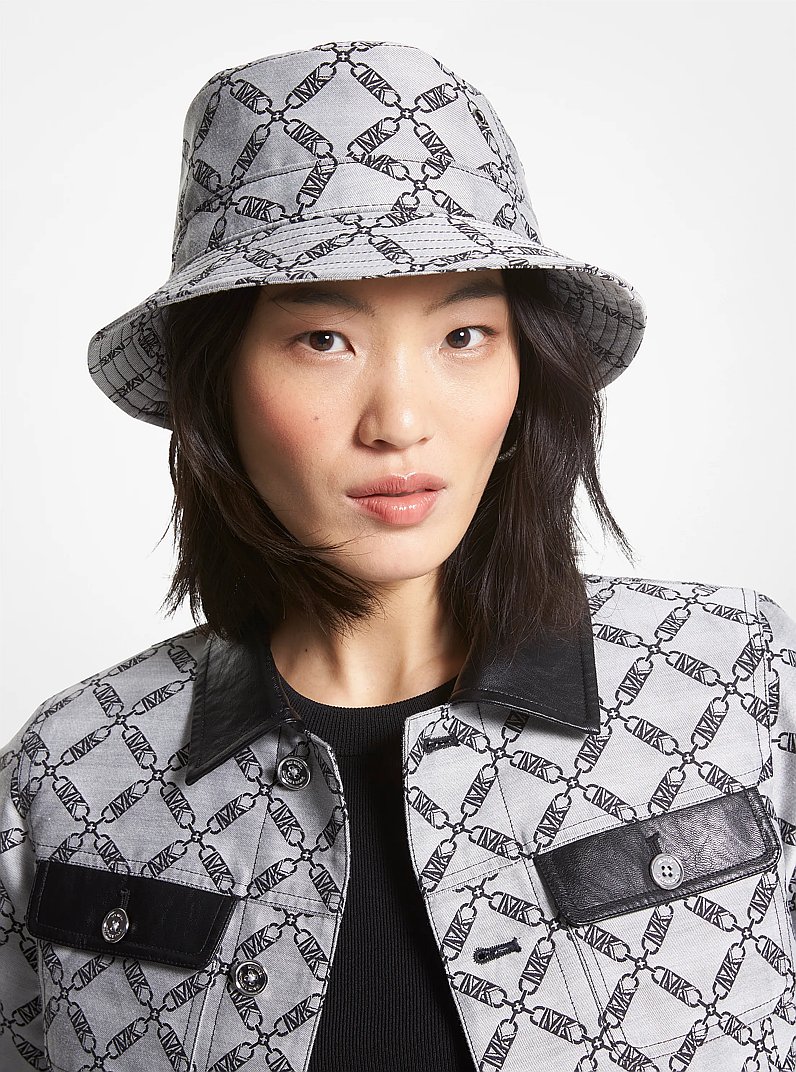 Empire Logo Jacquard Bucket Hat in NEGRO | Michael Kors